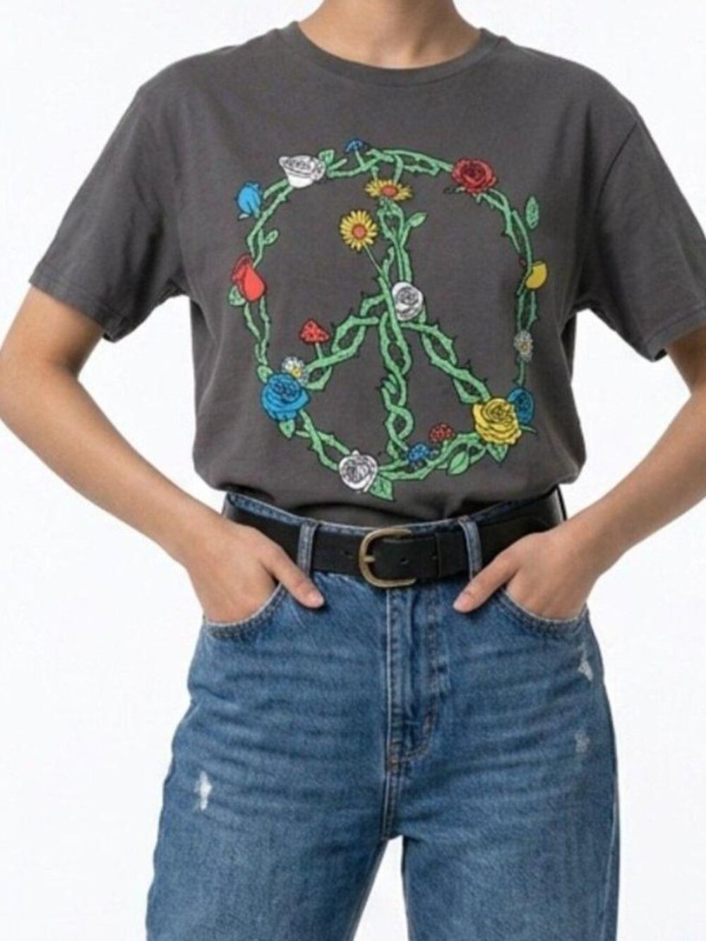 DOM "Peace Thorn" Graphic T-Shirt Small